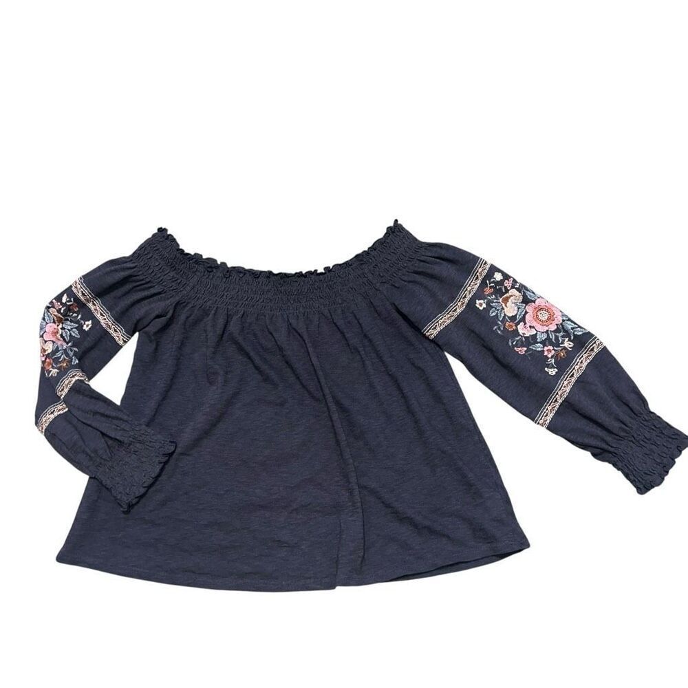 AMERICAN EAGLE Off Shoulder Smocked Embroidered Blouse Size S